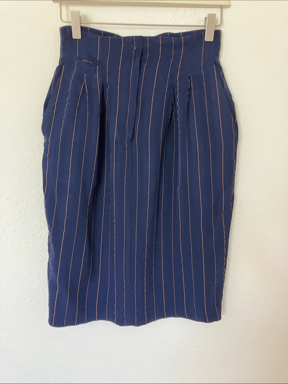 Andrea Jovine BERGDORF GOODMAN Vintage Navy Pinstripe Skirt. Sz 8